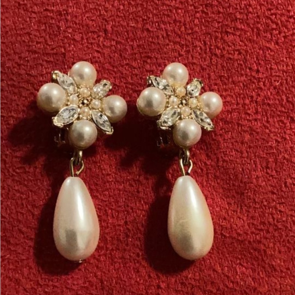 Vintage Richelieu earrings.  Stunning